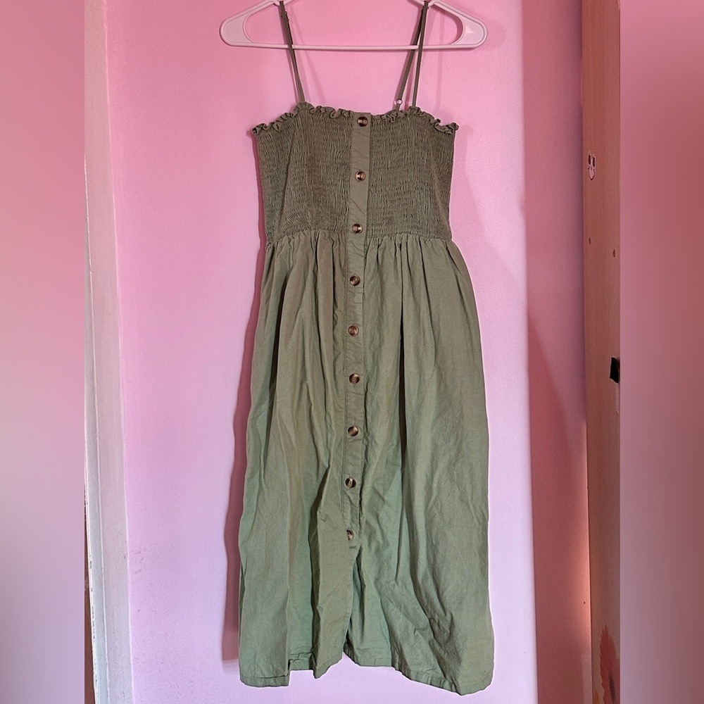 Lulu’s Buttoned Midi Dress With Pockets